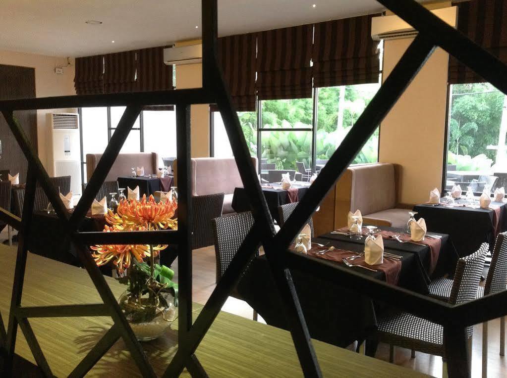 Grand Kecubung Hotel Pangkalanbuun Buitenkant foto